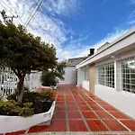 Casa Cerca A El Mar Con Parqueadero